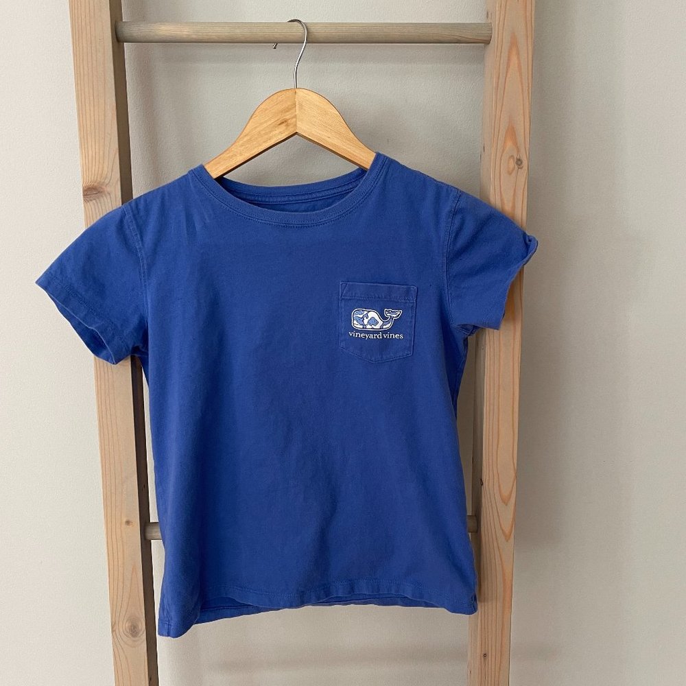 Vineyard Vines Girls Day Lily Print Whale Tee